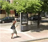 Mupi en calle Ancha, Ponferrada Mupi en la calle Ancha de Ponferrada, zona centro